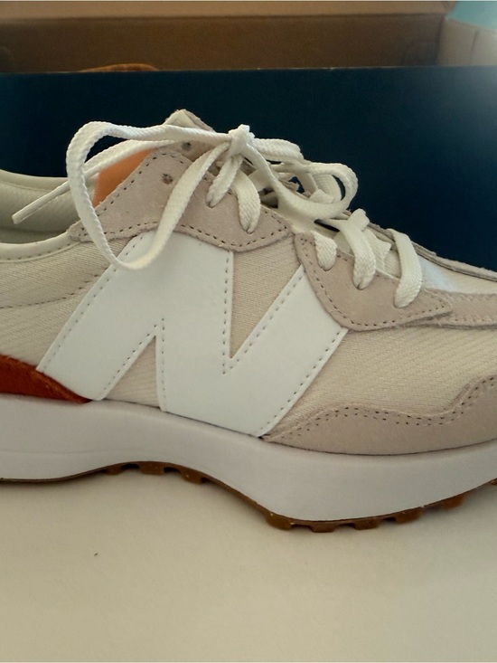 New Balance Shoes - New Balance 327 7.5 Women's White & Beige Casual Runner New in Box